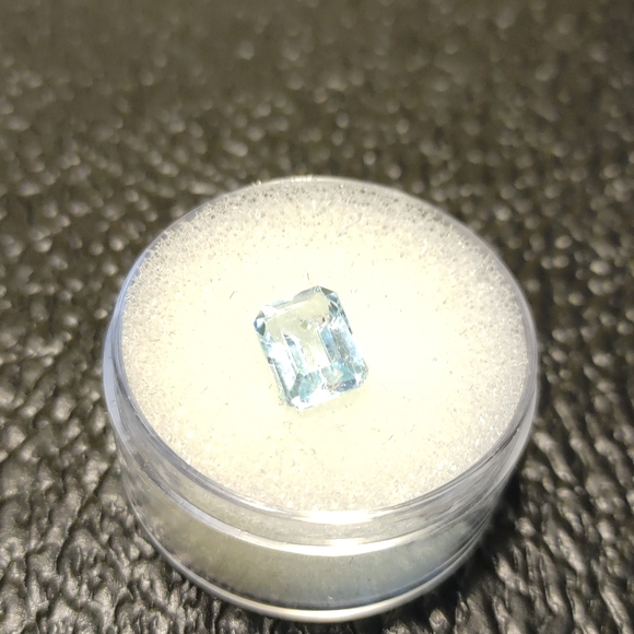 Faceted Sky Blue Topaz Gemstone Emerald Cut #152 - Picture 4 of 5
